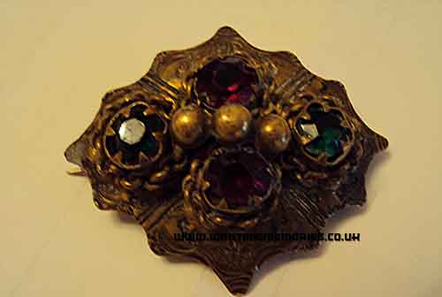 <p>made brooch while recovering from injuries